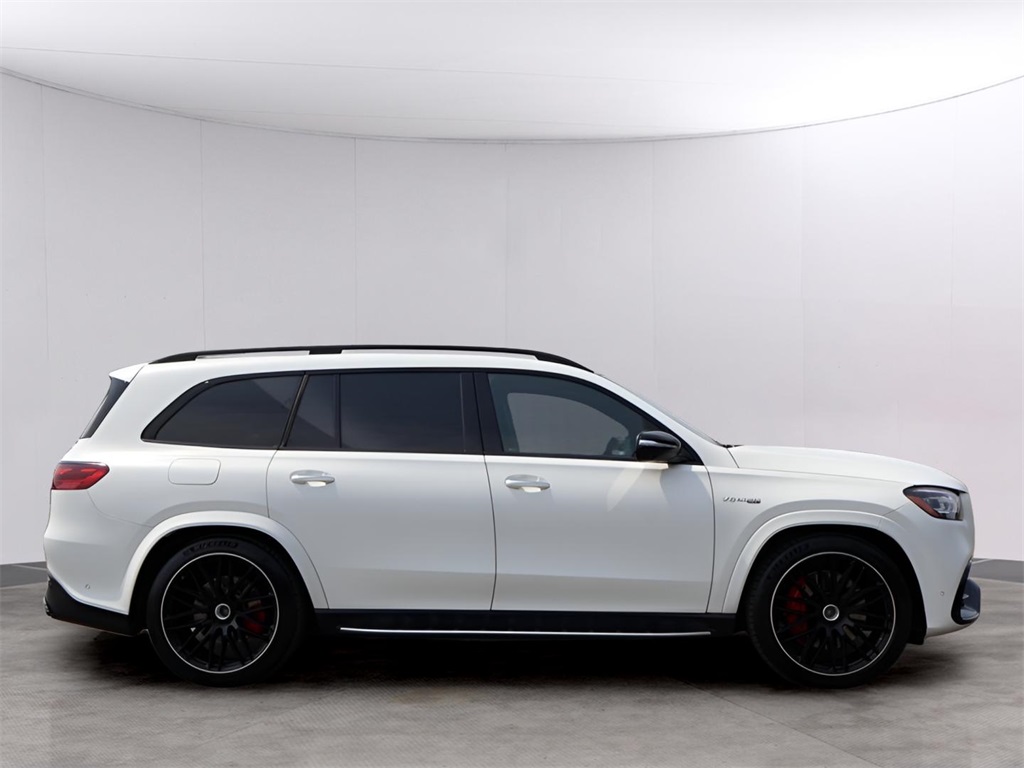 2025 Mercedes Benz GLS 63 AMG 4MATIC photo 4