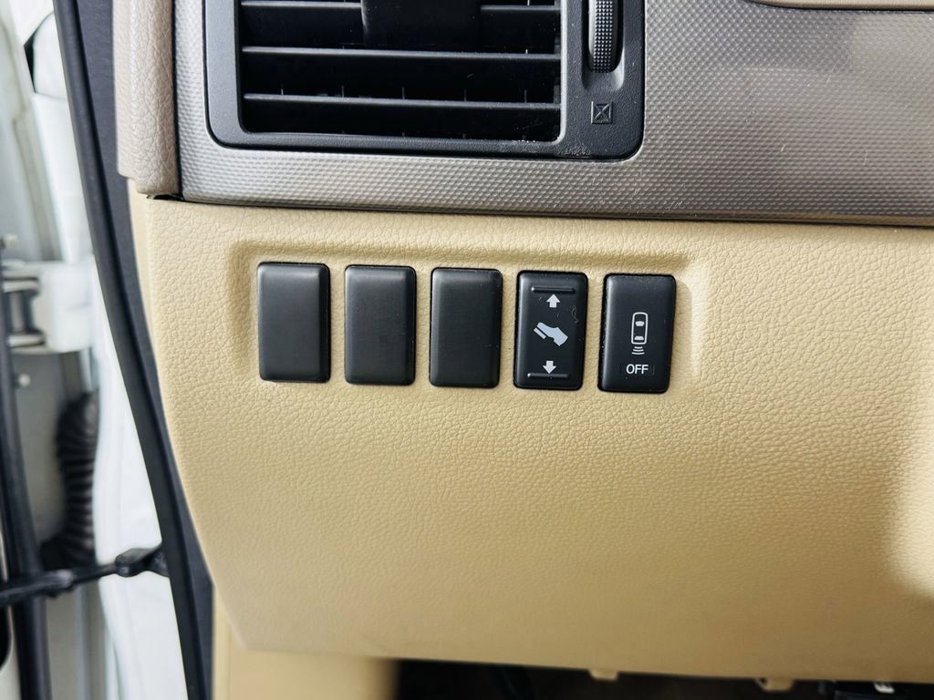 Used 2014 White Nissan SV image 11