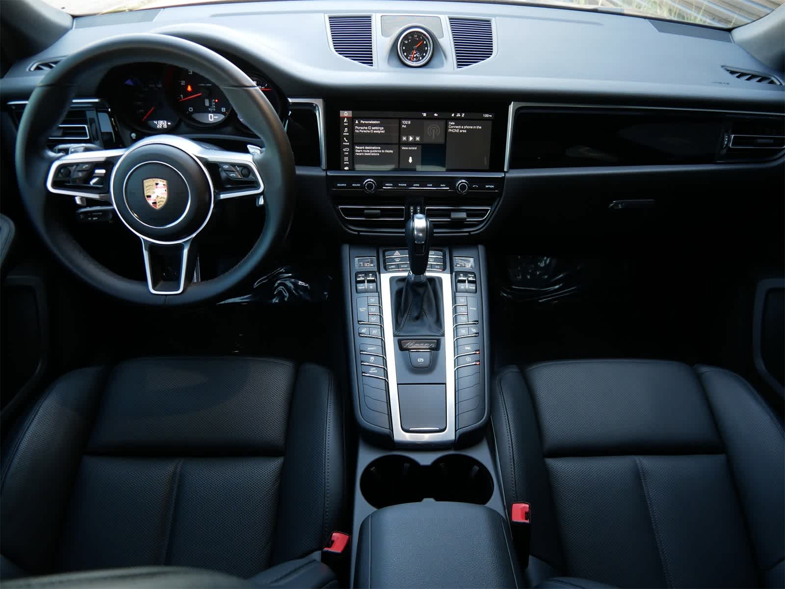 2021 Porsche Macan Base photo 7