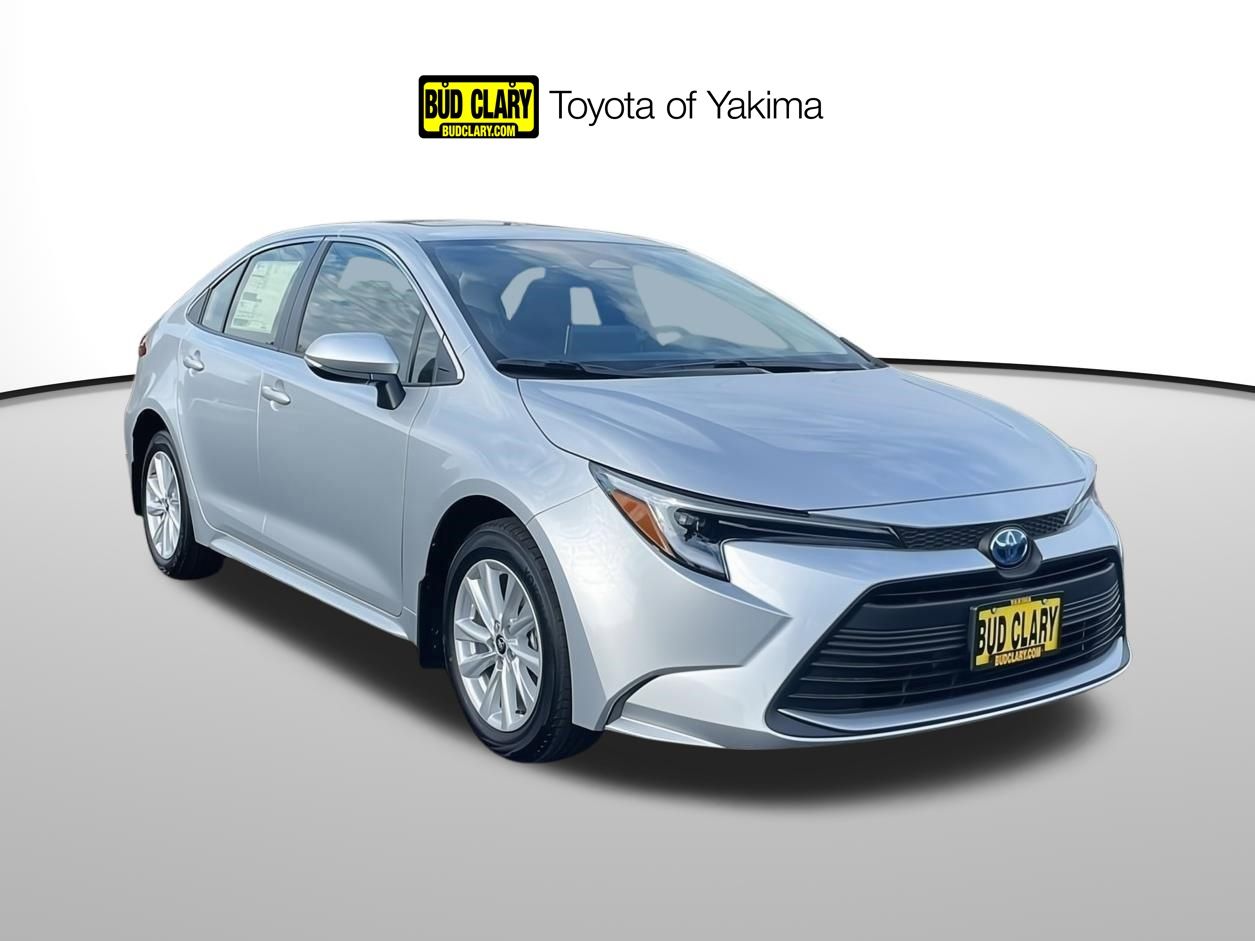 2025 Toyota Corolla LE's photo