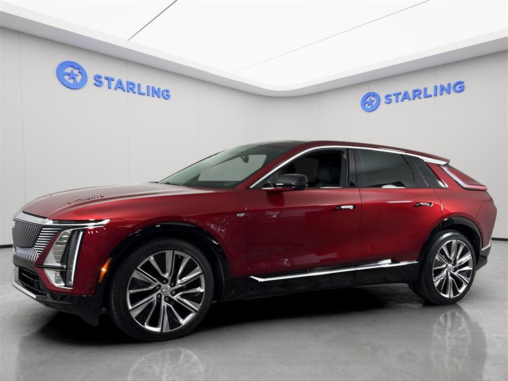 2024 Cadillac Lyriq Luxury photo 2