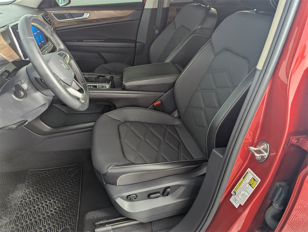 2024 Volkswagen Atlas SE Technology photo 9