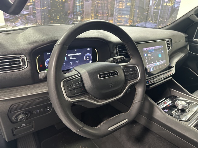 2023 Jeep Wagoneer L Series II photo 15