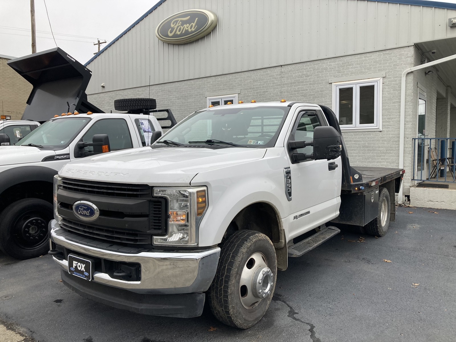 2019 Ford F-350 Super Duty Chassis Cab XL