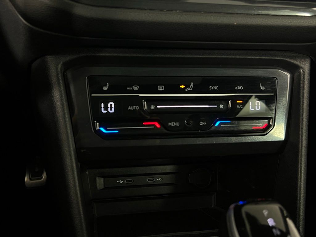 2023 Volkswagen Tiguan SE R-Line Black photo 13