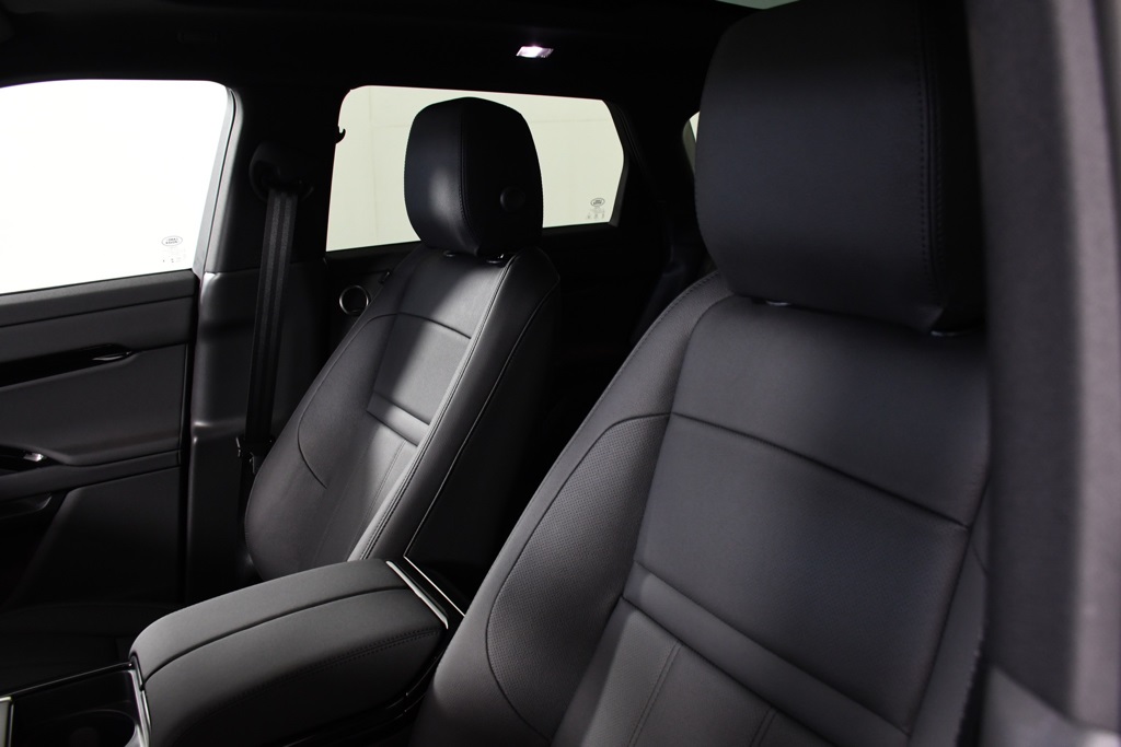 2026 Land Rover Range Rover Evoque Dynamic SE photo 17