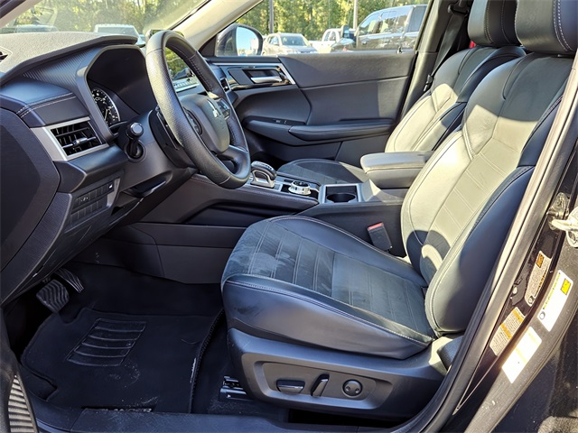 2024 Mitsubishi Outlander SE photo 11