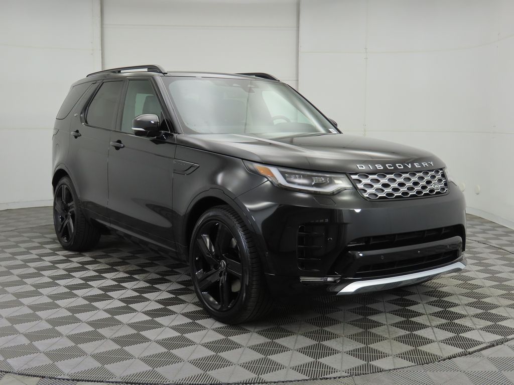 2026 Land Rover Discovery photo 2