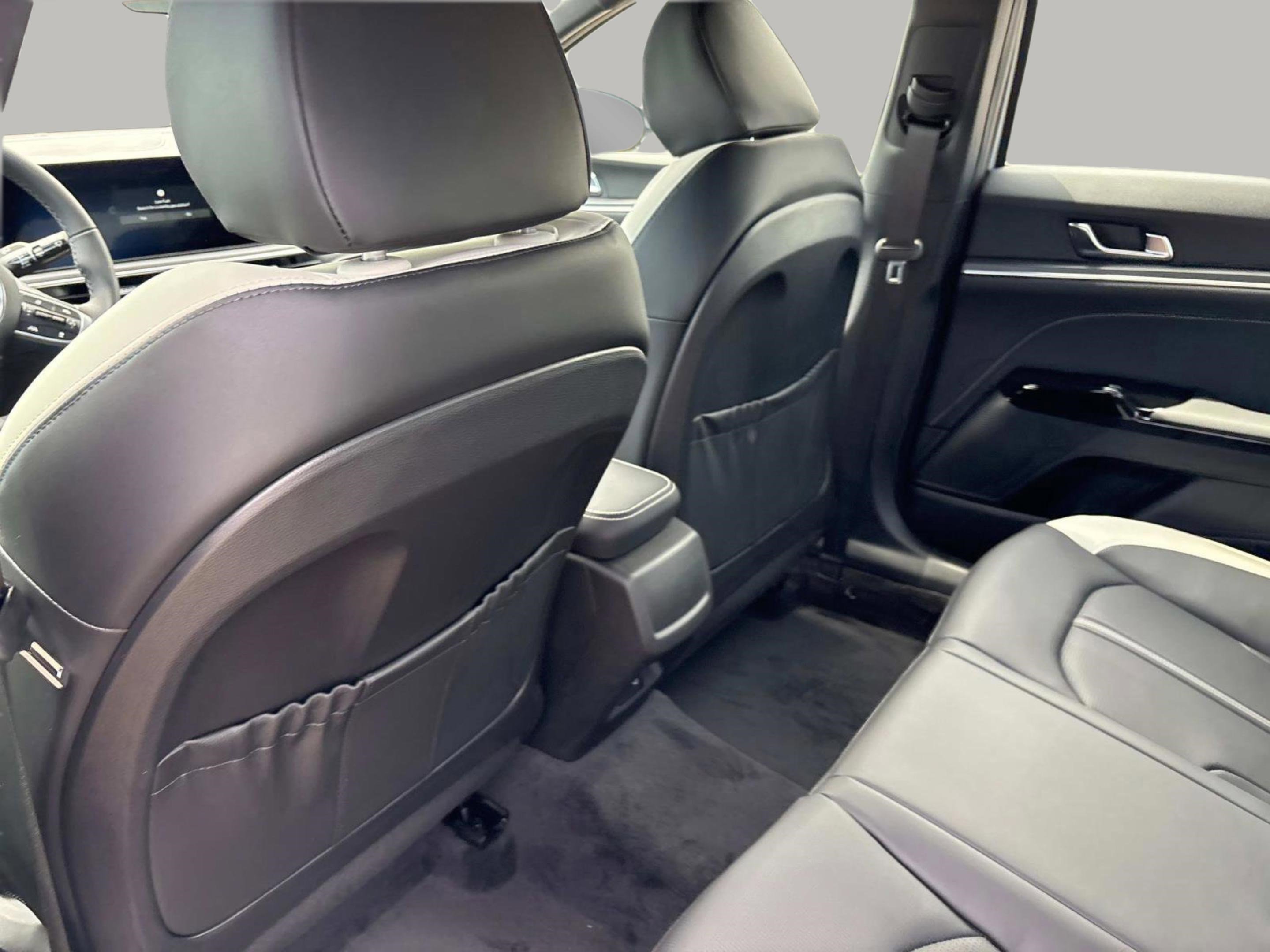 2025 Kia K5 GT-Line photo 15