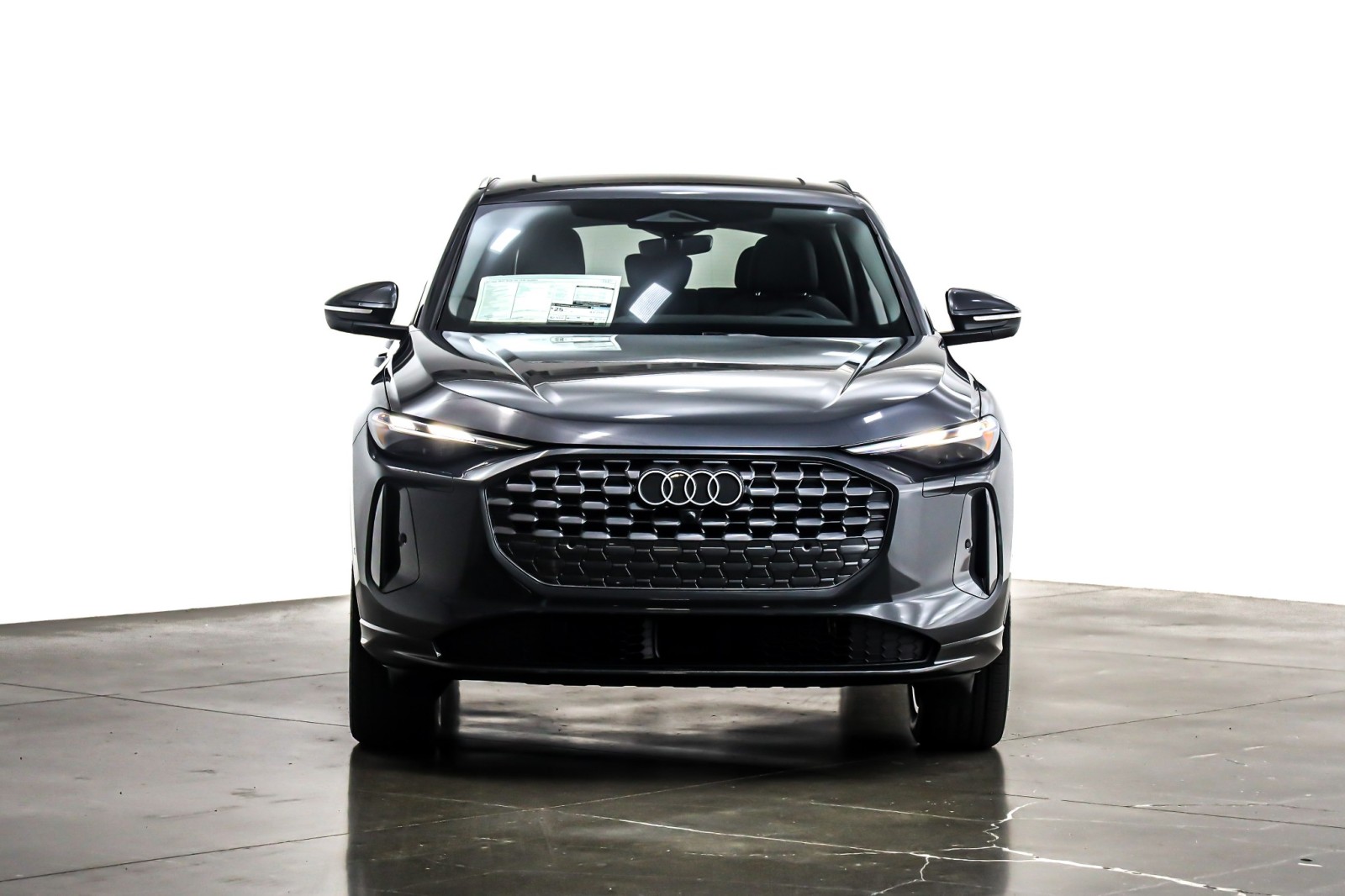 2025 Audi Q5 Premium TFSI photo 2