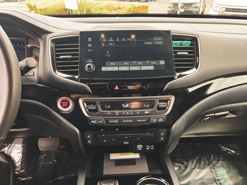 2022 Honda Pilot Black Edition photo 17