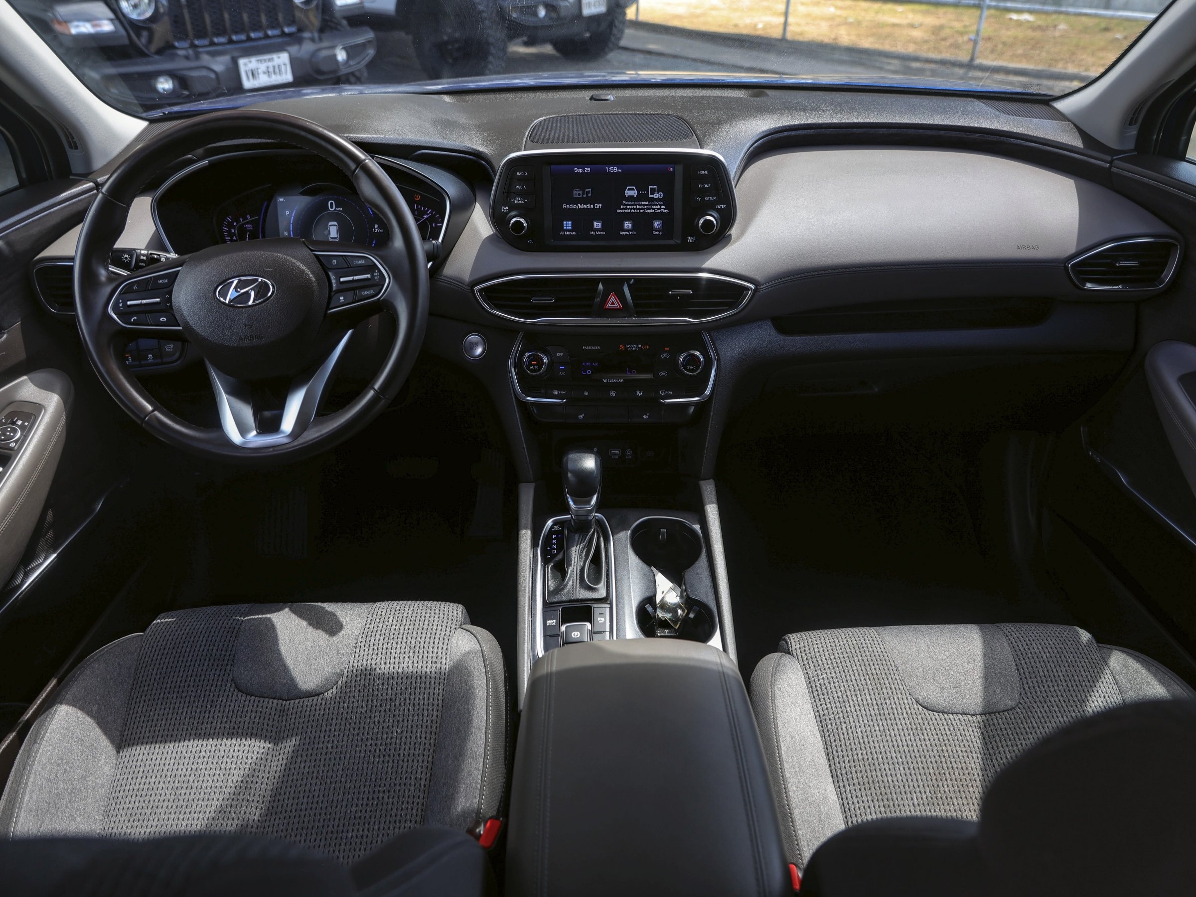 2020 Hyundai Santa Fe SEL photo 29