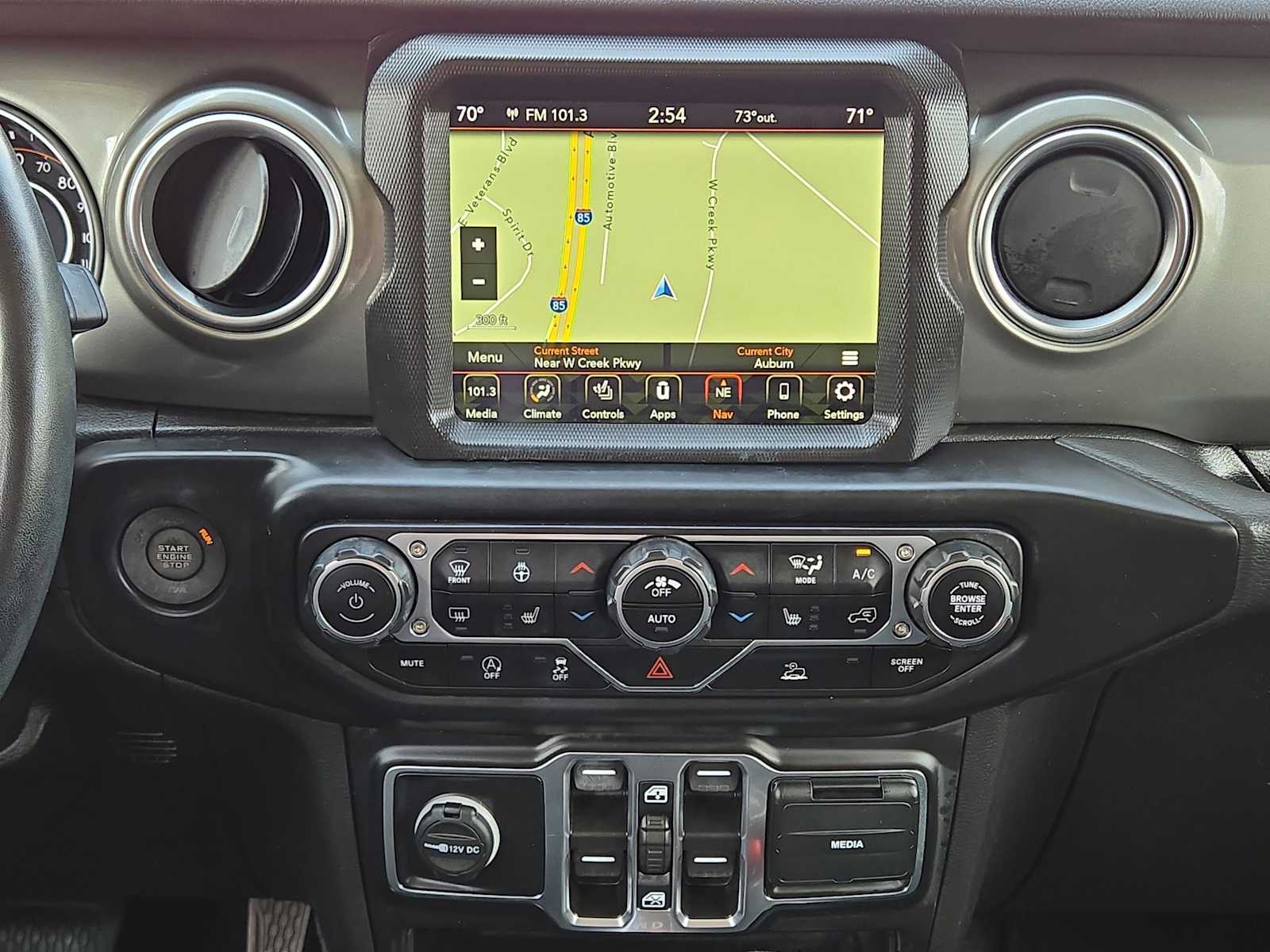 2022 Jeep Wrangler Unlimited Sahara photo 15