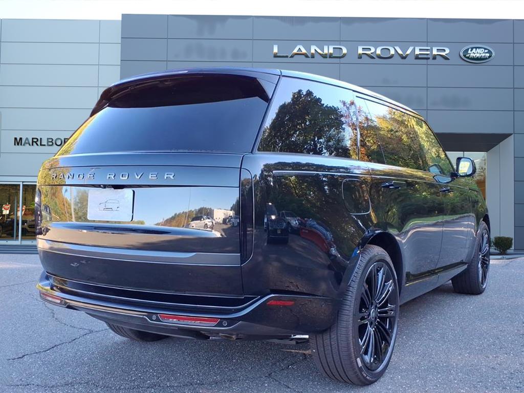 2025 Land Rover Range Rover SE photo 2
