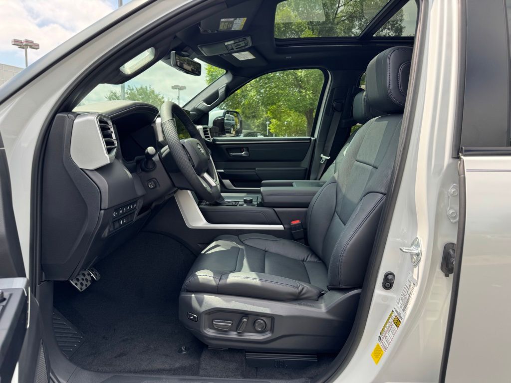 2025 Toyota Tundra Platinum CrewMax photo 12