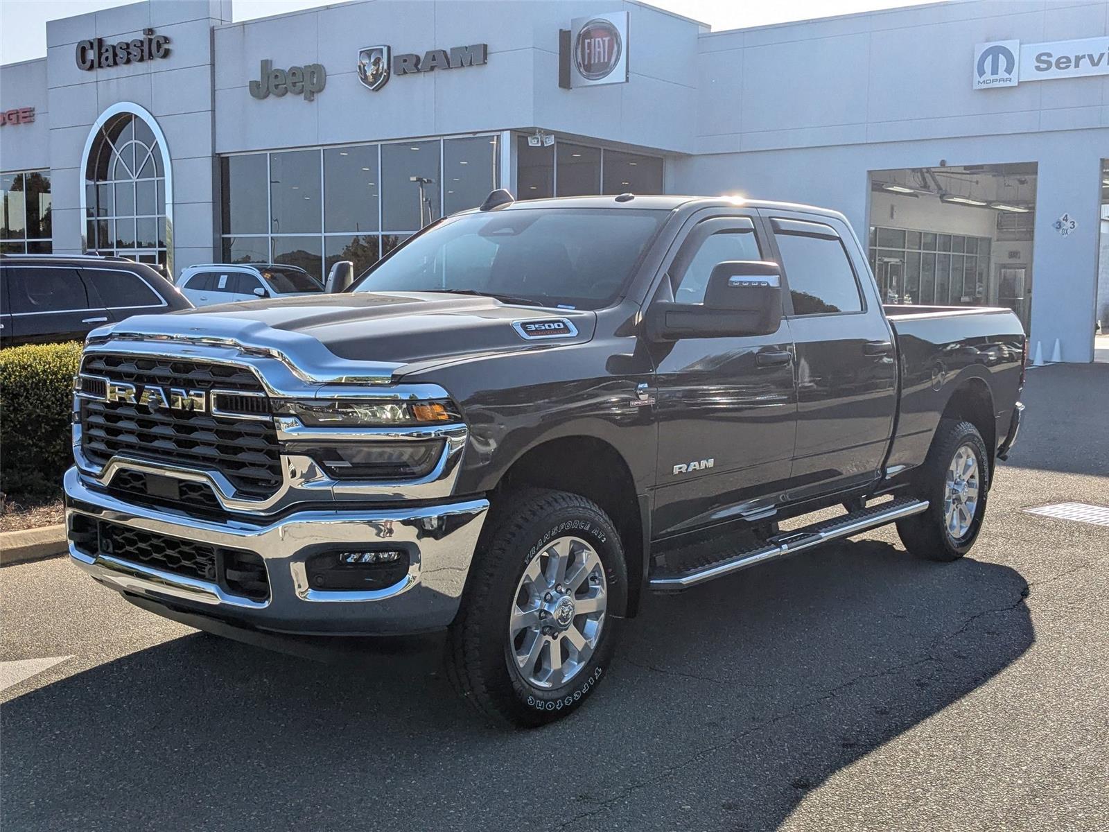 2026 RAM Ram 3500 Pickup Big Horn's photo