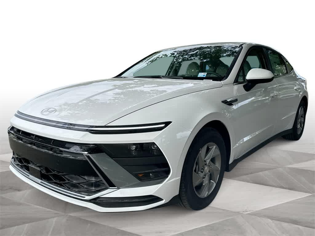 2026 Hyundai Sonata SE's photo