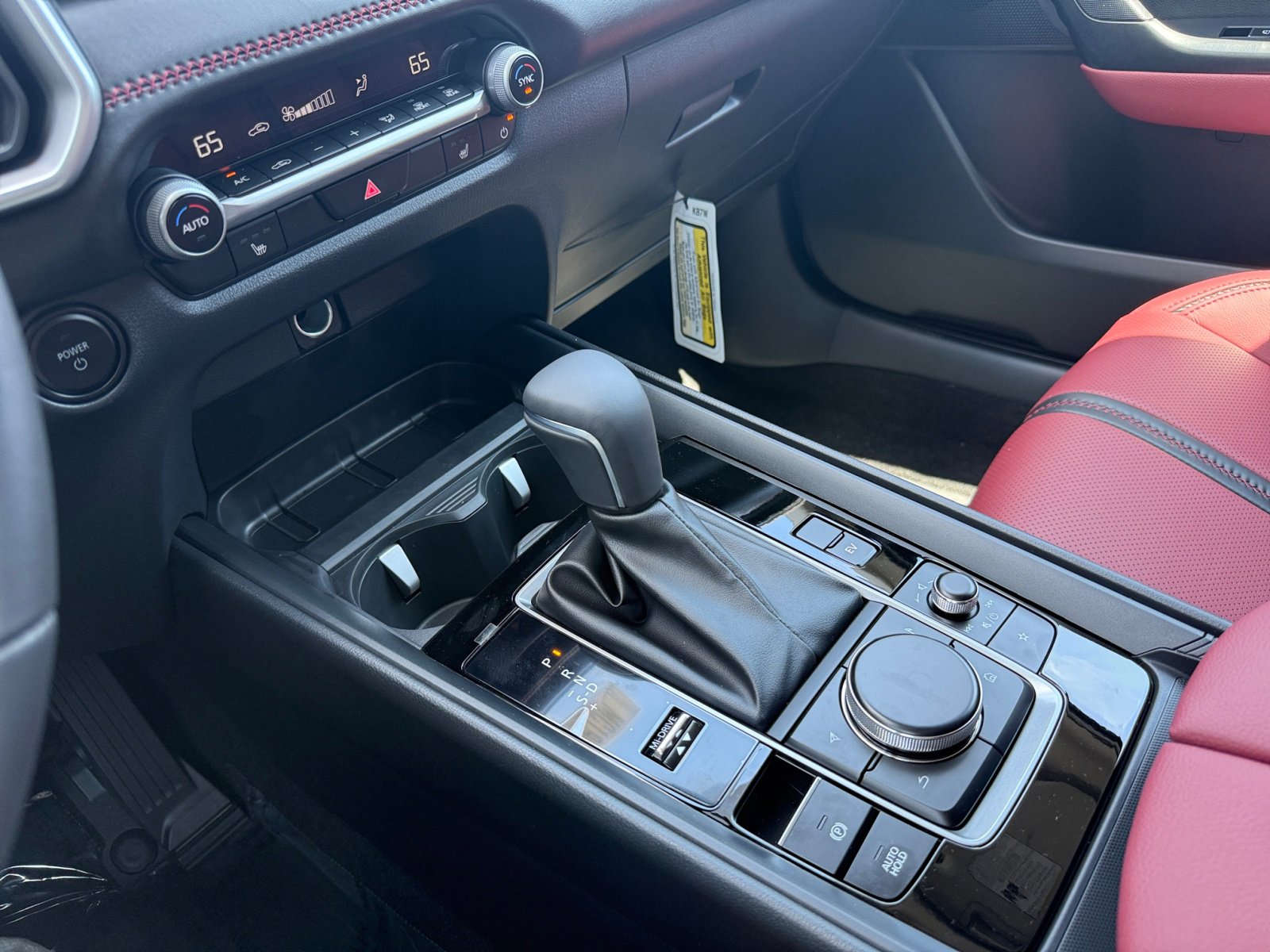2025 Mazda CX-50 Premium photo 13
