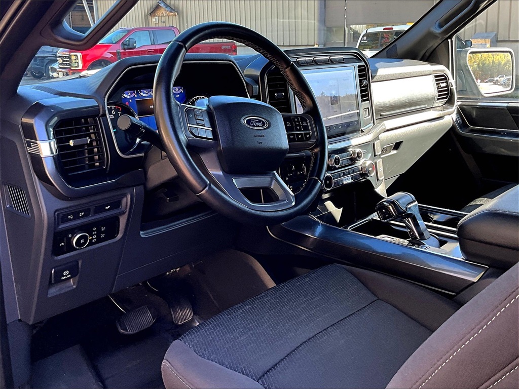 2023 Ford F-150 XLT photo 8