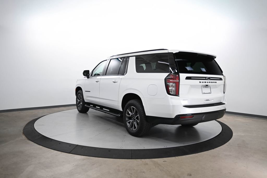 2023 Chevrolet Suburban Z71 photo 4