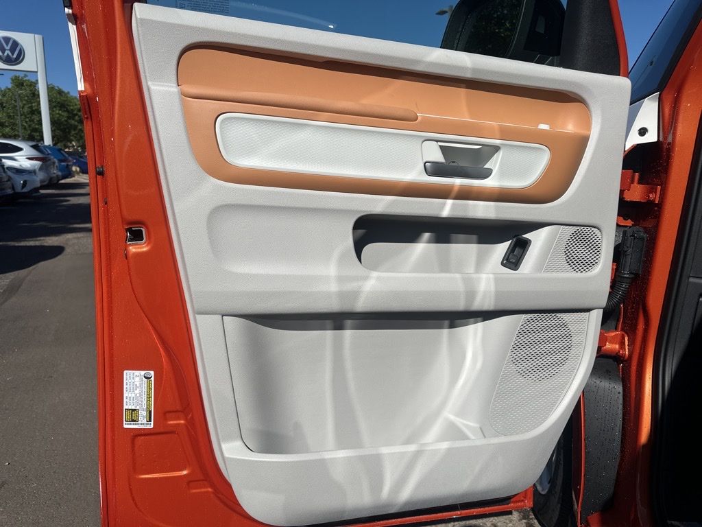 2025 Volkswagen ID. Buzz photo 10