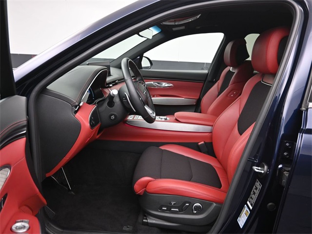 2025 GENESIS GV70 - Image 10