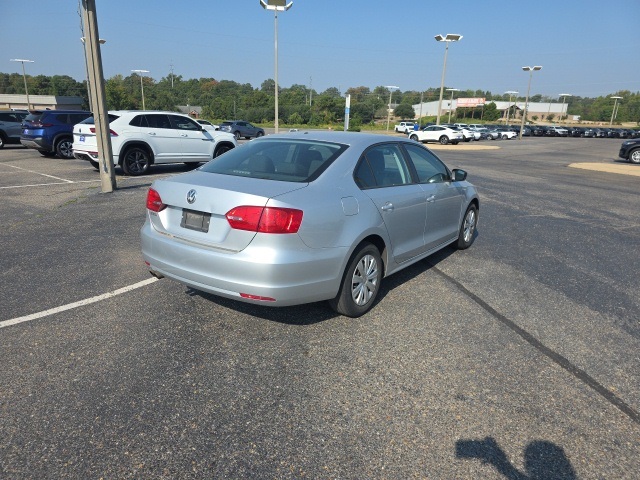 2012 Volkswagen Jetta 2.0 Base photo 3