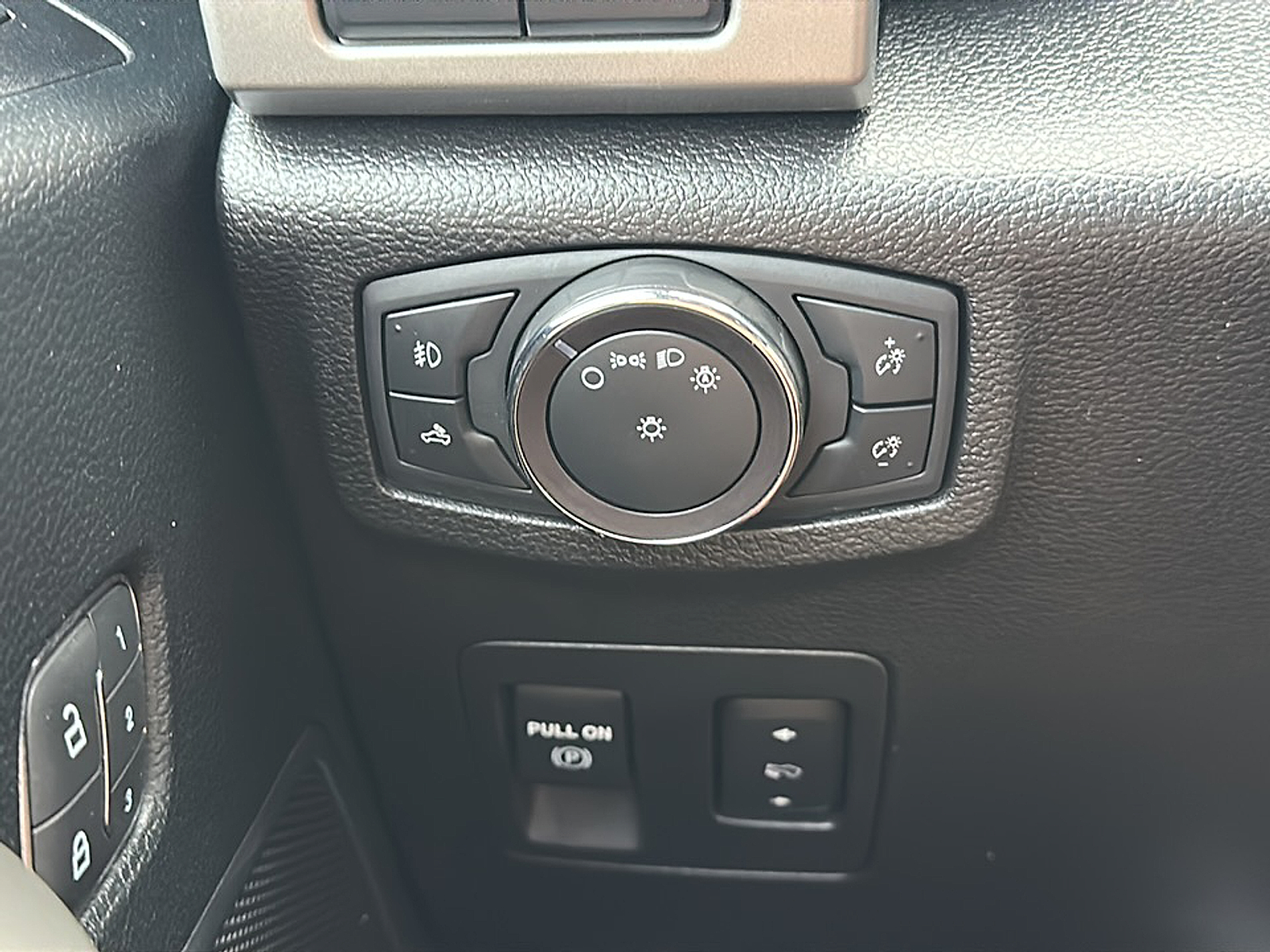 2019 Ford F-150 Lariat photo 21