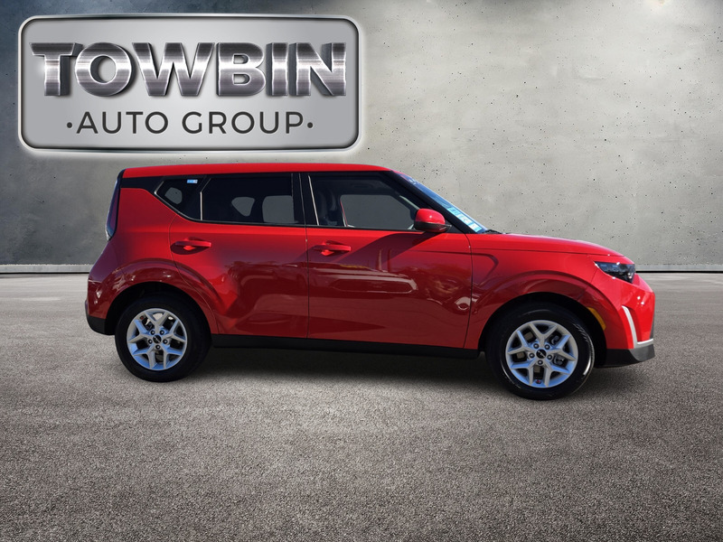 2025 Kia Soul LX photo 3