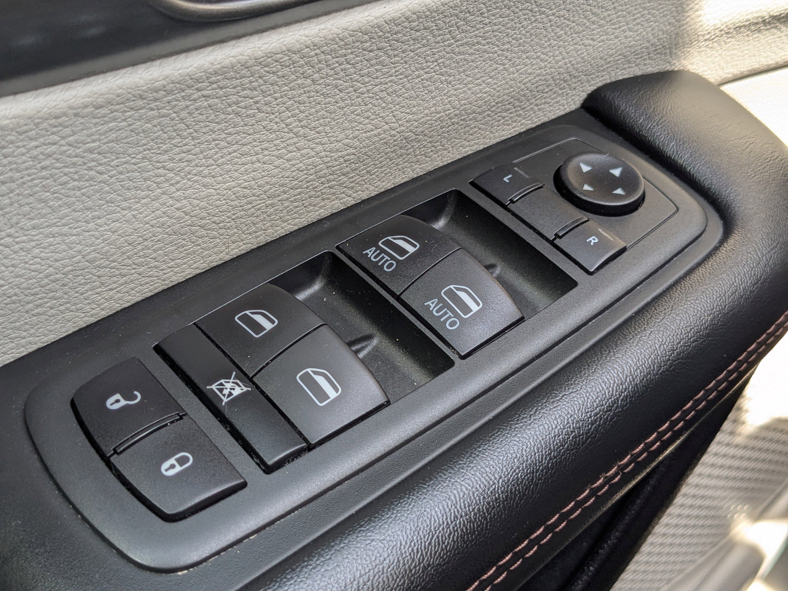 2020 Chrysler Pacifica Touring photo 22