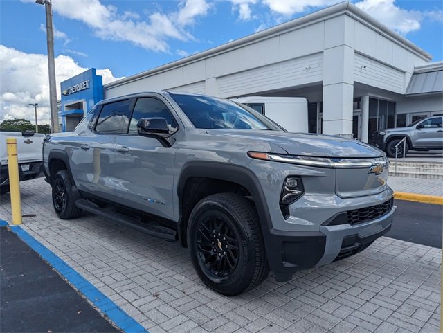 2026 Chevrolet Silverado EV LT's photo