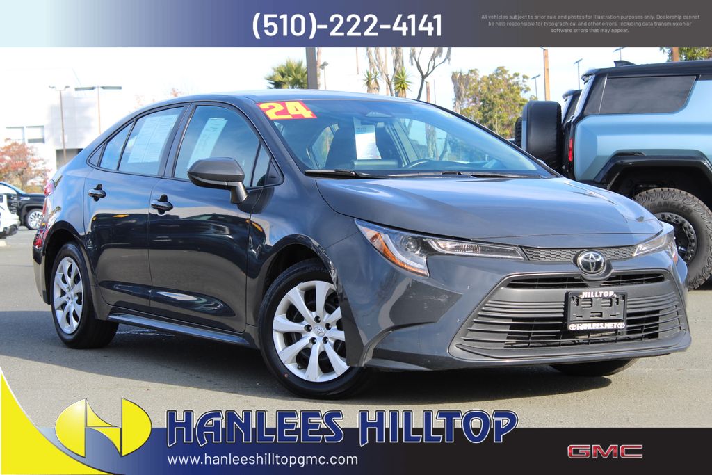 2024 Toyota Corolla LE's photo