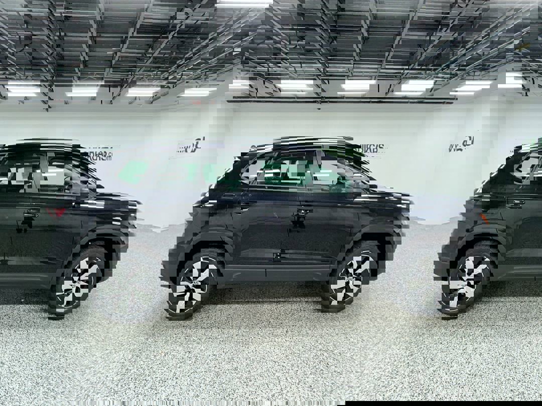 2025 Volkswagen Taos S photo 4