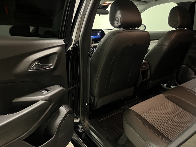 2025 Chevrolet Trax LT photo 22