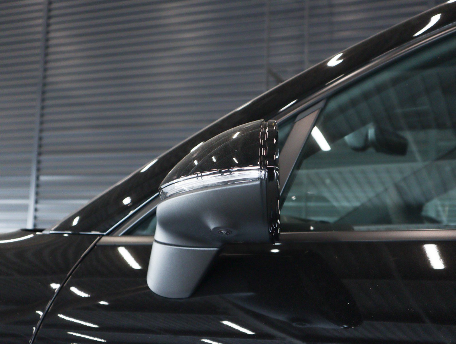 2025 Porsche Macan Electric 4 photo 29