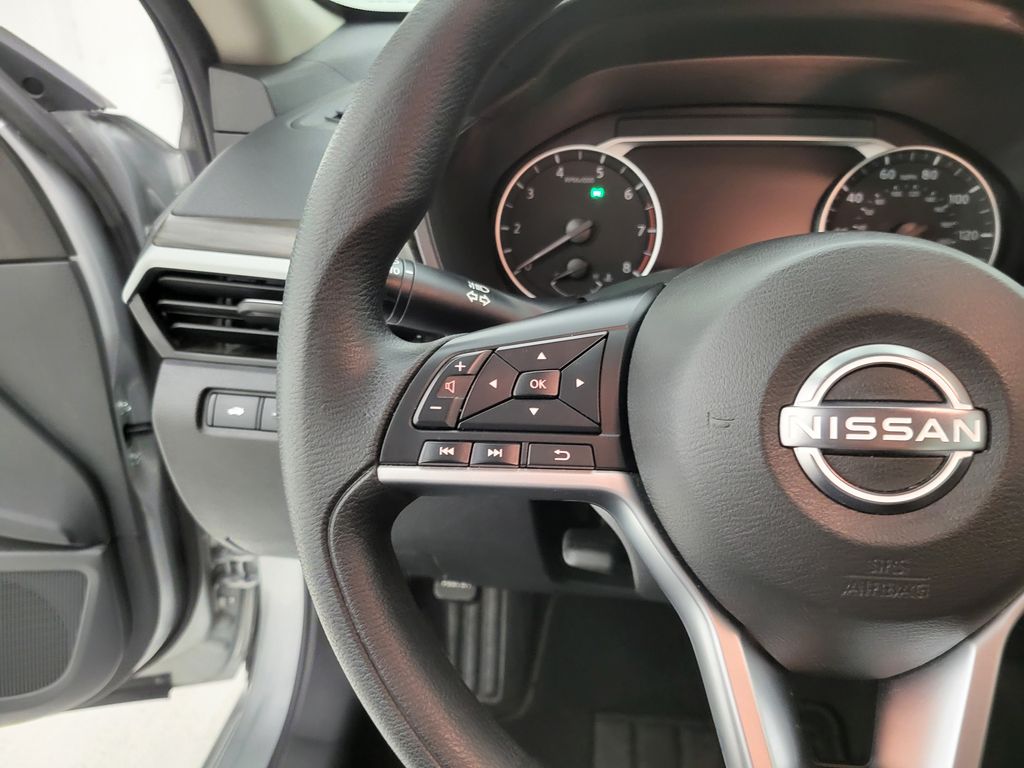 2024 Nissan Altima 2.5 SV photo 4