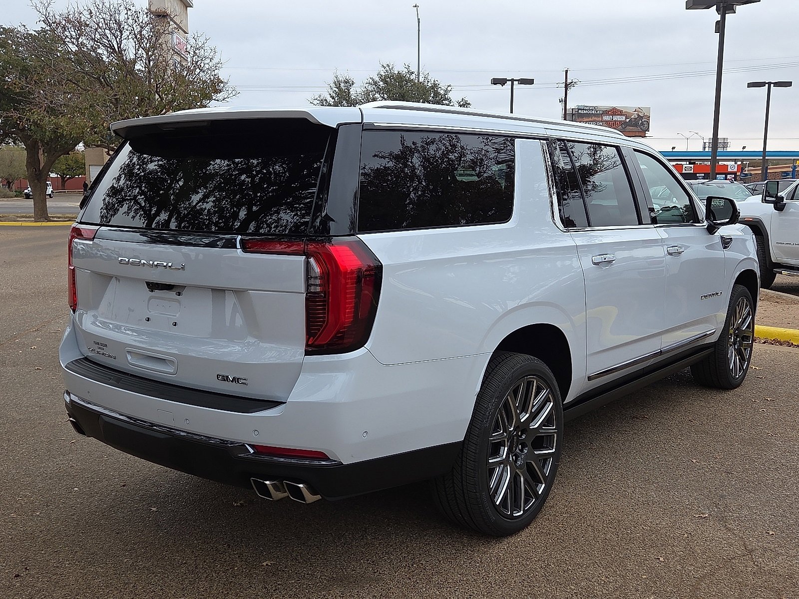 2026 Gmc Yukon XL Denali Ultimate photo 3