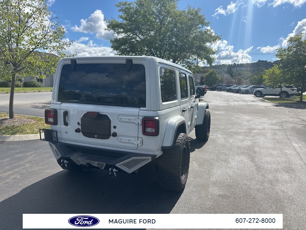 2019 Jeep Wrangler Unlimited Sahara photo 5