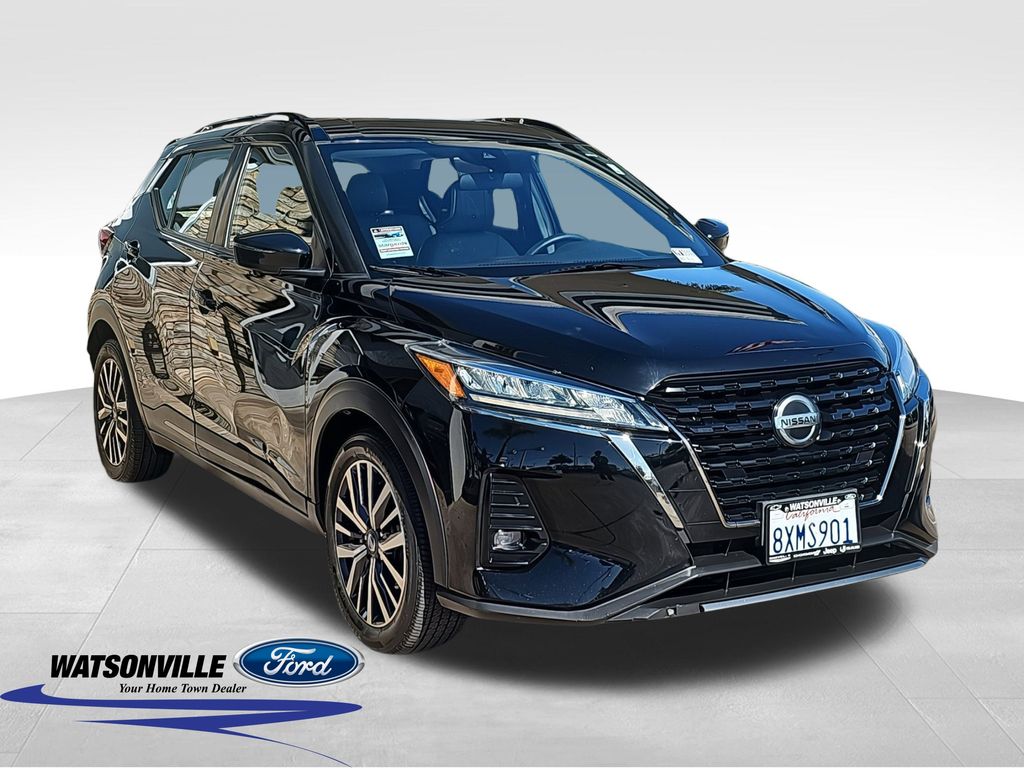 2021 Nissan Kicks SR