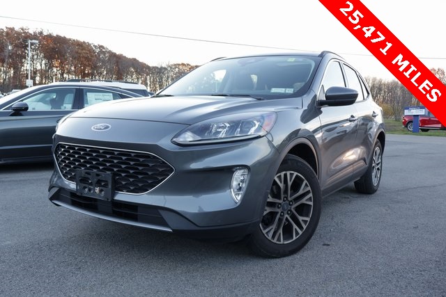 2022 Ford Escape SEL photo 2