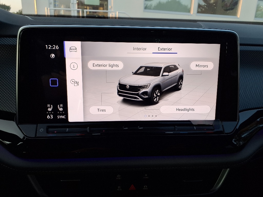 2025 Volkswagen Atlas Cross Sport SEL R-Line photo 26
