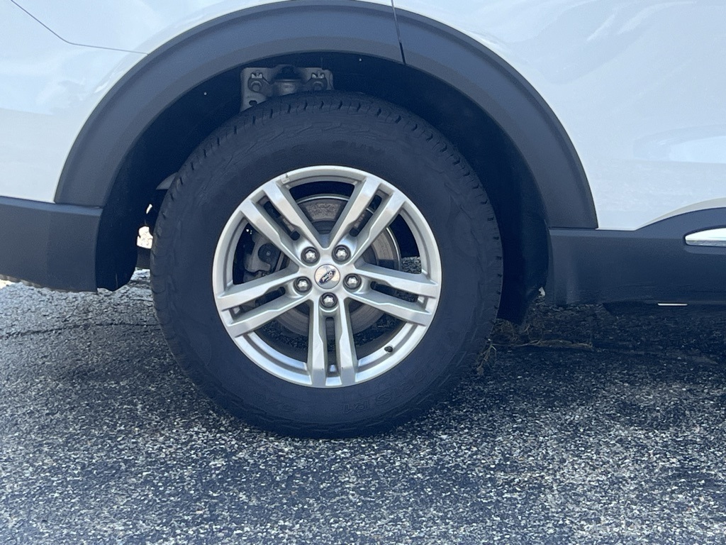2022 Ford Explorer XLT photo 13