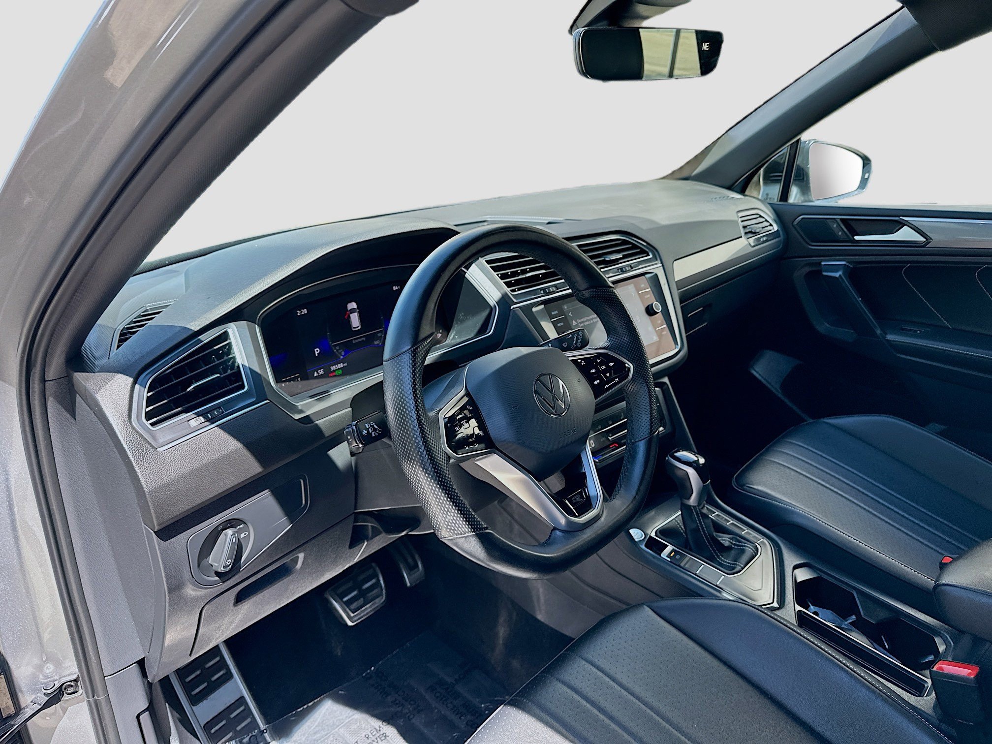 2022 Volkswagen Tiguan SE R-Line Black photo 3