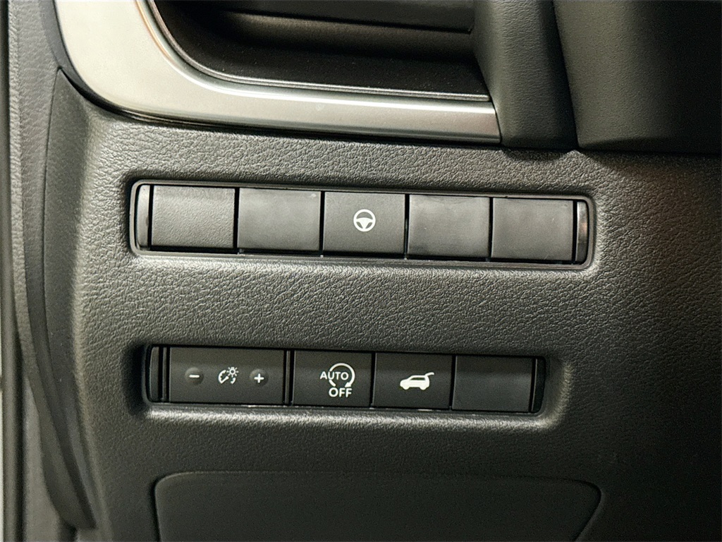 2026 Nissan Rogue SV photo 36