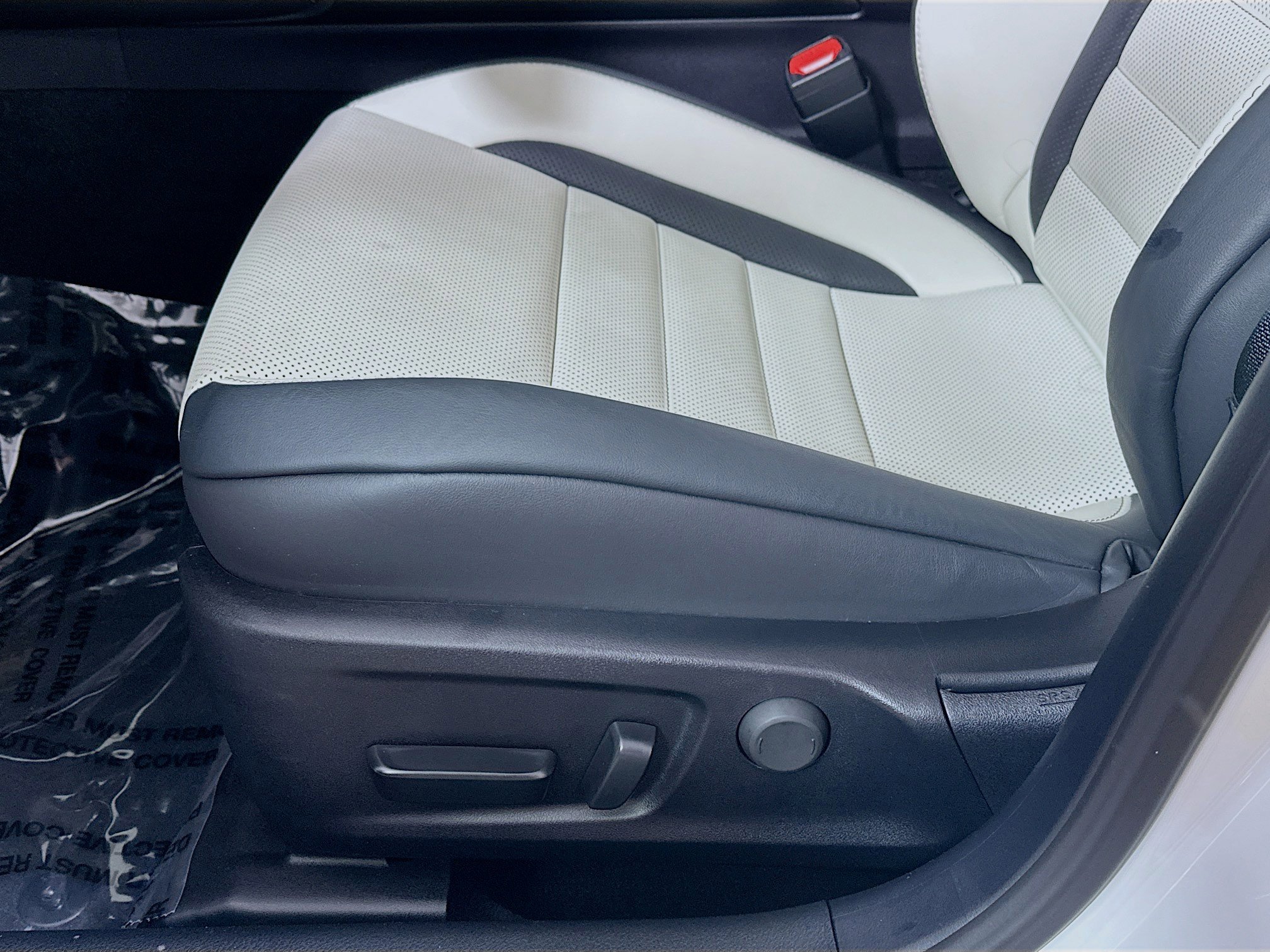 2022 Lexus IS 350 F SPORT AWD photo 19