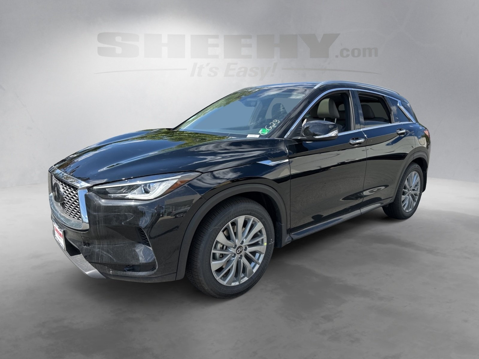 2025 Infiniti QX50 Luxe AWD photo 3