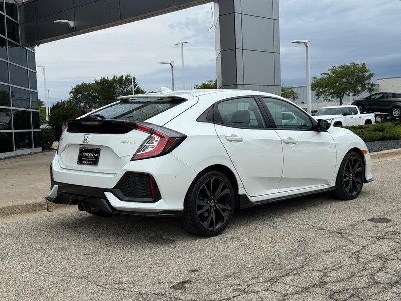2018 Honda Civic Sport photo 3