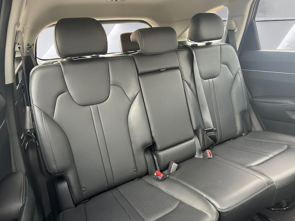2023 Kia Sorento S photo 14