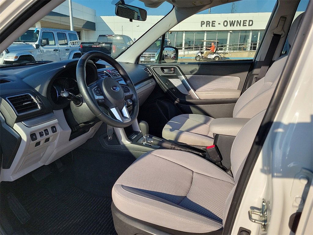 2018 Subaru Forester Premium photo 19