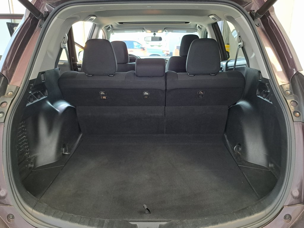 2016 Toyota RAV4 XLE photo 28